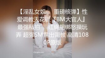 这个好 不知道在哪里 我胆子小 不敢偷拍 这样就可以大胆的跟着慢慢欣赏