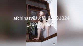 【新片速遞】 ❤️❤️❤️ Stripchat站【Lovely520】美女爱户外，公共厕所自慰，黑丝肥穴，塞跳蛋自摸，高潮狂喷水