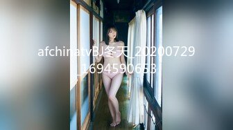 直播带货现场后台老板暗藏摄像头偷拍多位美女模特换衣服 (2