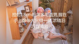 还是熟女会玩，表情各种拿捏到位，特写掰穴，黑丝韵味独特诱人