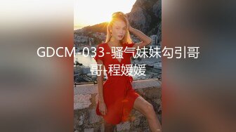 【健身教练真的很深】露脸性感女神拒绝道具，一根手指就水汪汪，难得一见的极致好身材