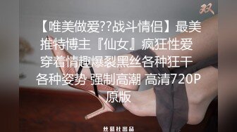 YC商场抄底齐逼蓝裙细长腿绝色美妞 微透蕾丝内被骚穴浸湿了