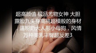 眼镜男约了个少妇酒店TP啪啪，扣逼口交上位骑乘大力猛操非常诱人，很是诱惑喜欢不要错过